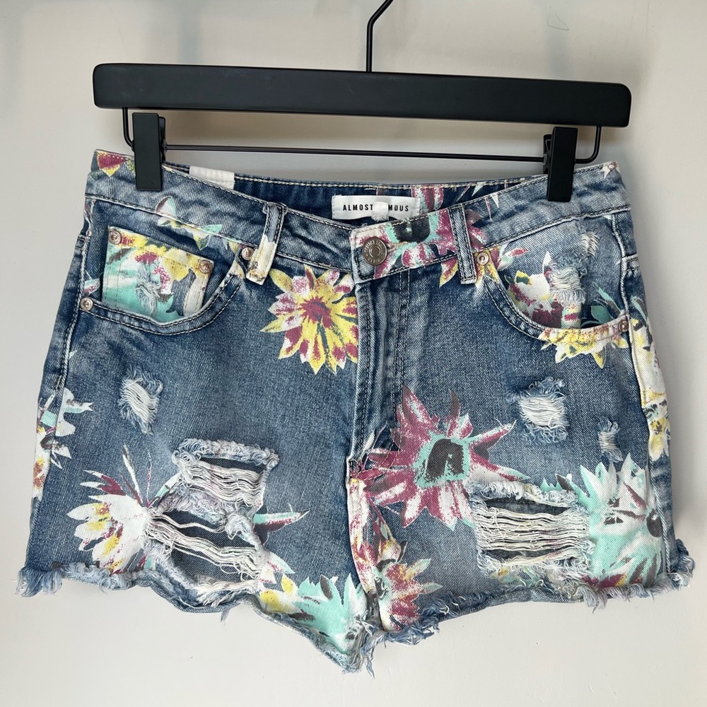 Almost Famous Floral Distressed Denim Mom Shorts - size 5